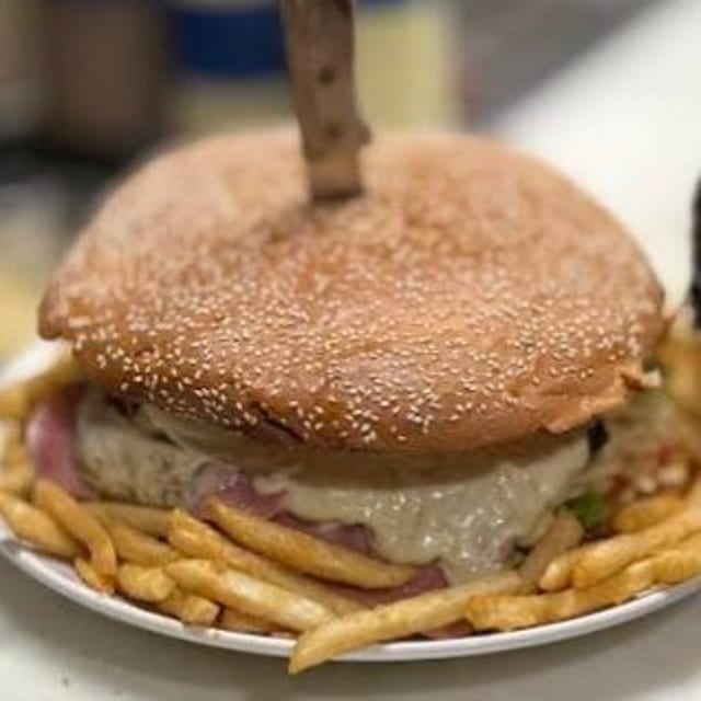 X-Carlota Burger.