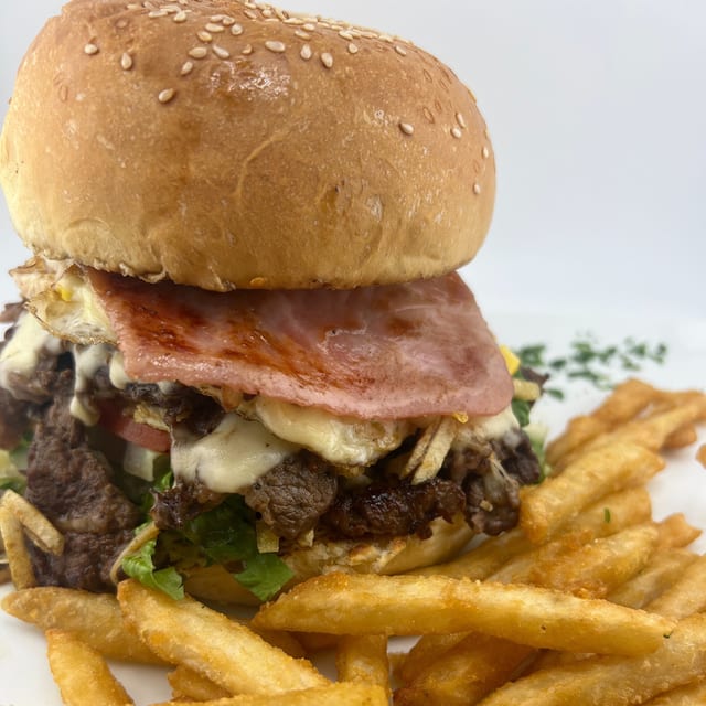 X-Salada Burger.