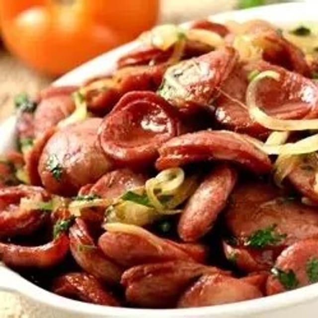 Calabresa Acebolada (Calabrese Sausage with Onions).