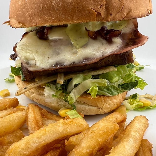 X-Salada Burger.